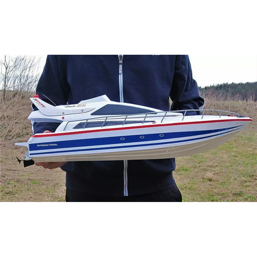 Radio-controlled racing yacht ATLANTIC YACHT RTR 2,4 GHz