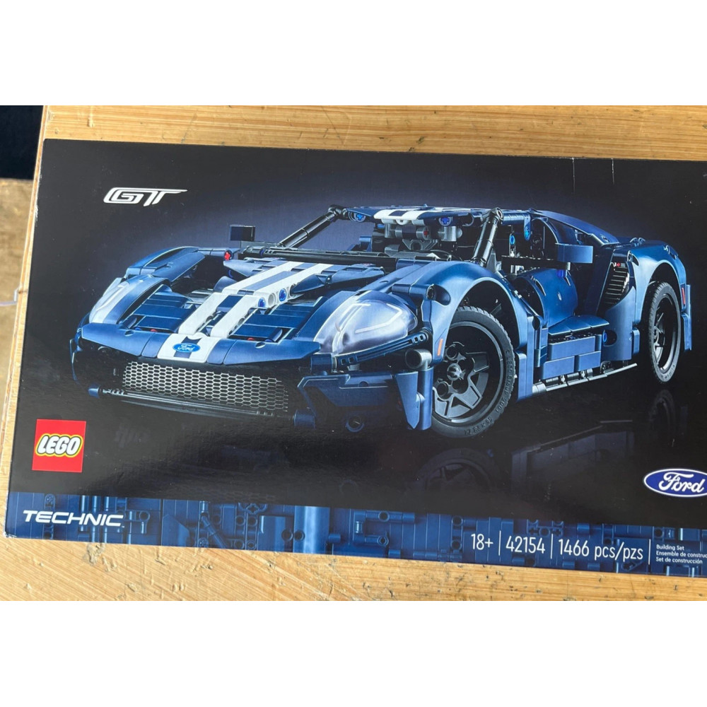 Constructor LEGO 42154 Technic Ford GT 2022 on 1466 parts