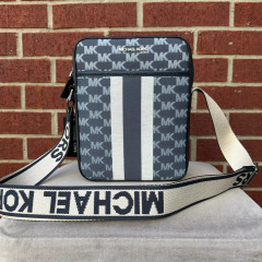 Мужская сумка кроссбоди Michael Kors модель Cooper Signature