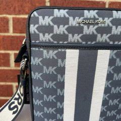 Чоловіча сумка кроссбоді Michael Kors модель Cooper Signature