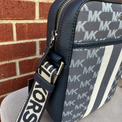 Чоловіча сумка кроссбоді Michael Kors модель Cooper Signature