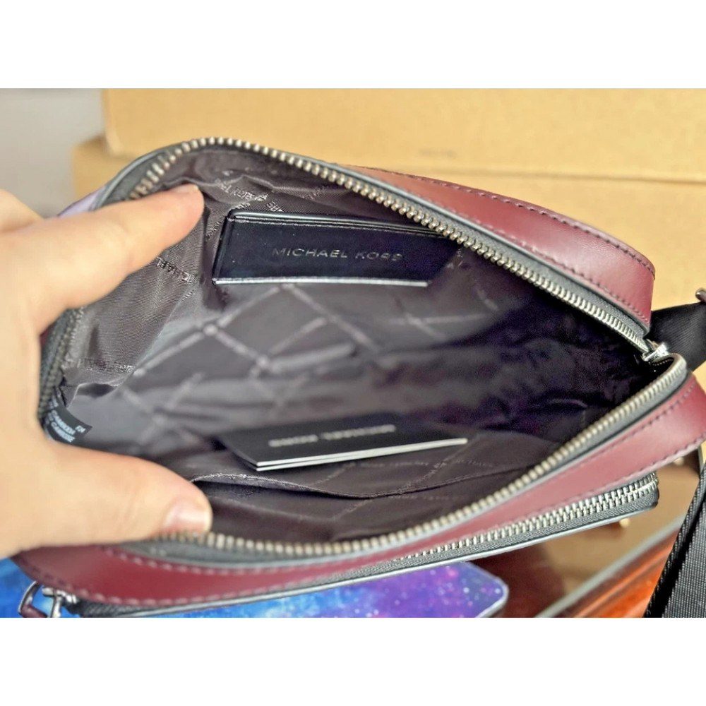 Men's crossbody bag Michael Kors Cooper made of genuine leather in burgundy