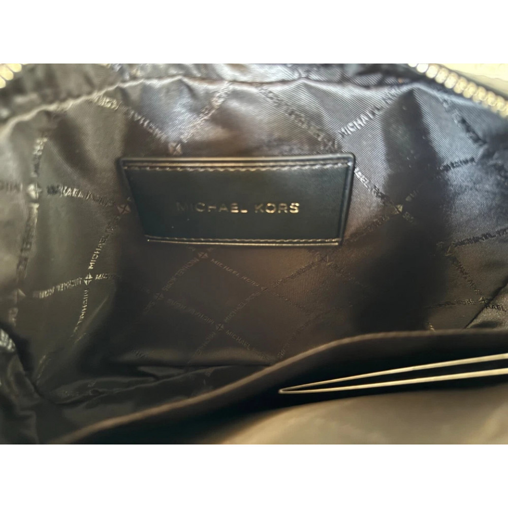 Сумка кроссбоди Michael Kors Cooper East West черная с тиснением