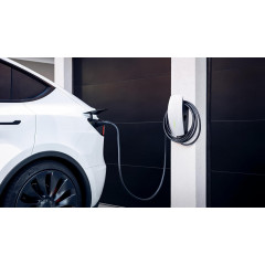 Tesla Wall Connector wall charging station up to 48A with a 7.3-meter cable