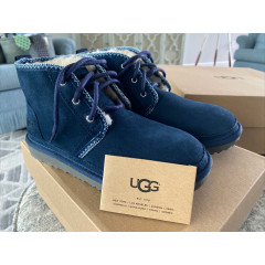 Children's UGG Neumel II Tasman boots (size 28.5)