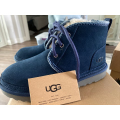 Children's UGG Neumel II Tasman boots (size 28.5)