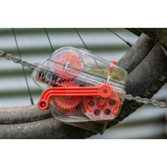 Weldtite Dirtwash Chain Cleaning Machine and degreaser (75 ml) for cleaning bicycle chain.